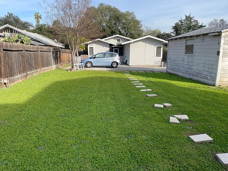 155 S Grand Oaks Ave — Photo 23