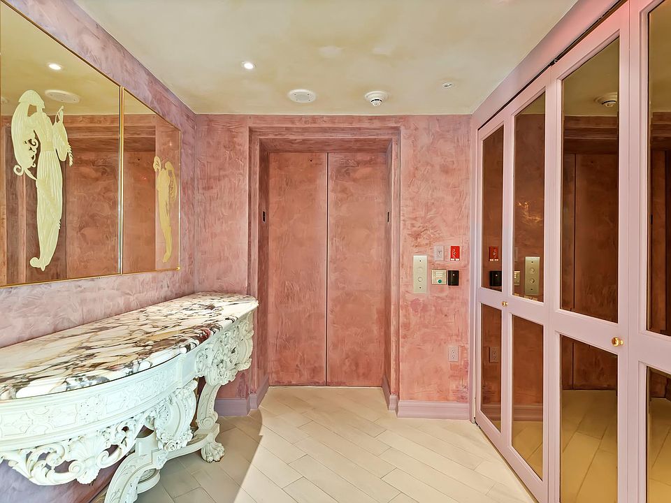1st image of 19955 NE 38th Ct APT 402