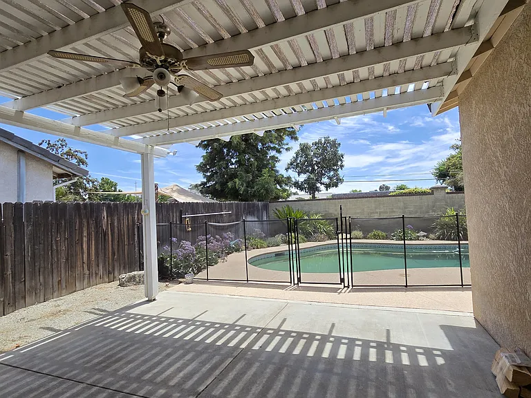 801 W Redwood St — Photo 10