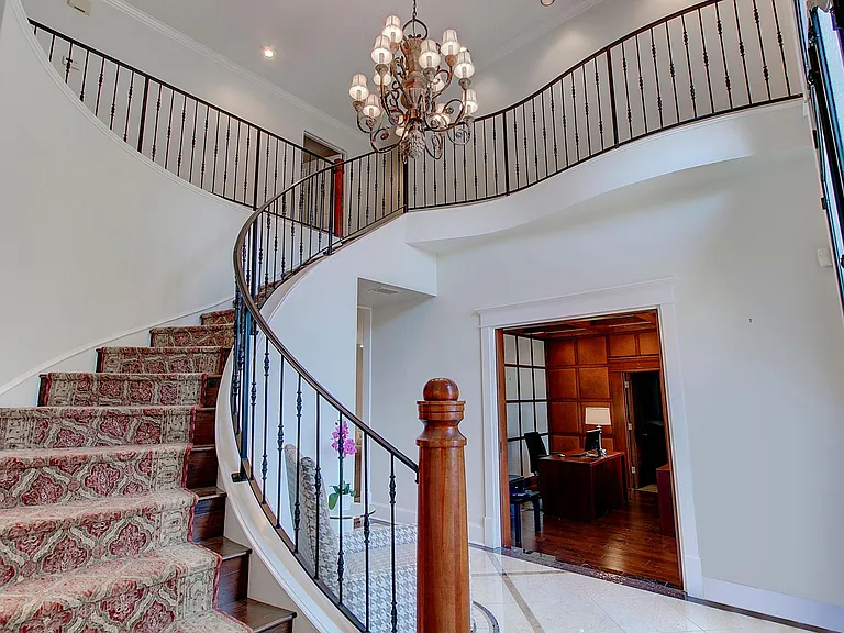 4707 Mantle Dr — Photo 3