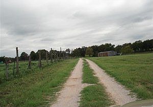 5th image of 161 Brooks Ln