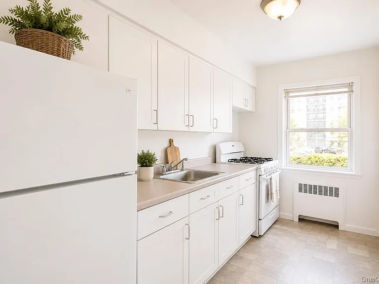 325 Shore Rd #1E — Photo 7