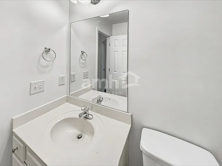 131 Village Dr — Photo 15