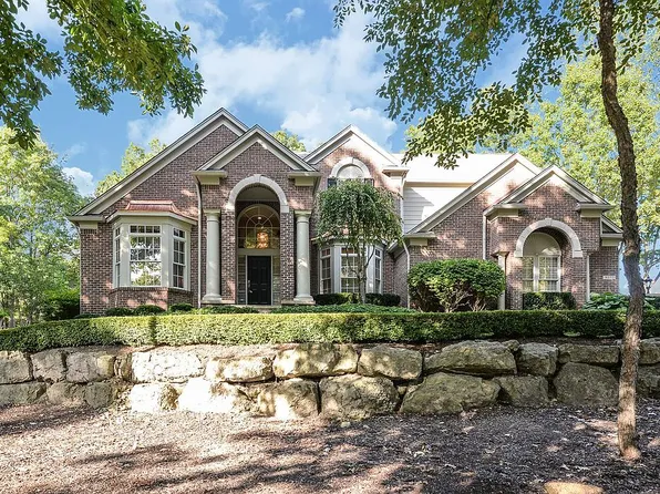 9337 Amherst Dr, Brighton, MI 48114