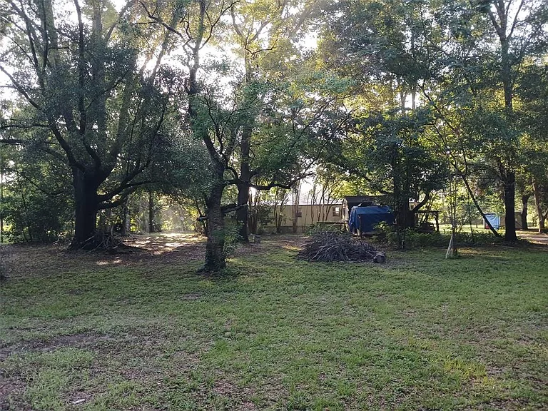 210 SE Hardin Ct — Photo 13