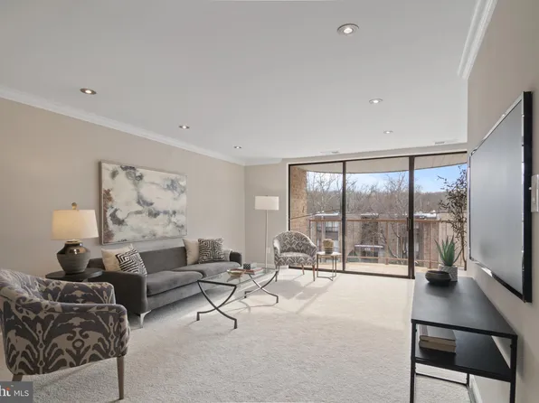 3320 Huntley Square Dr APT A-2, Temple Hills, MD 20748