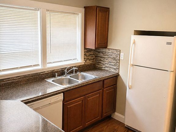 5th image of 732 Golfview Dr