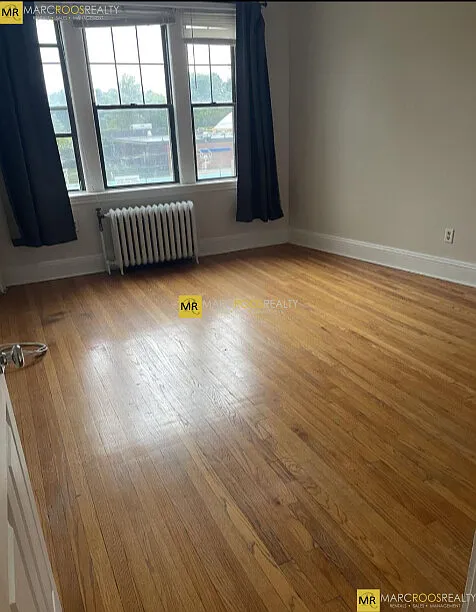 3 bed, 1200 sqft, $4,300 — Photo 1