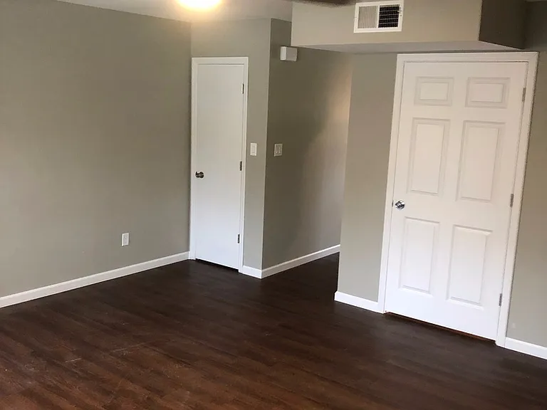 211 Martin Ct — Photo 6