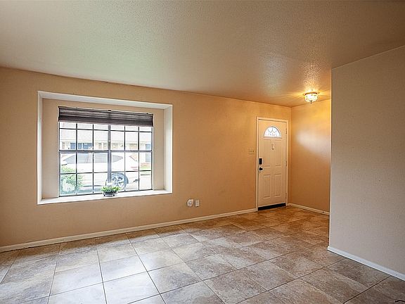 2nd image of 5874 Meadow Way