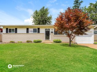 2145 Rivoli Pl, Florissant, MO 63031