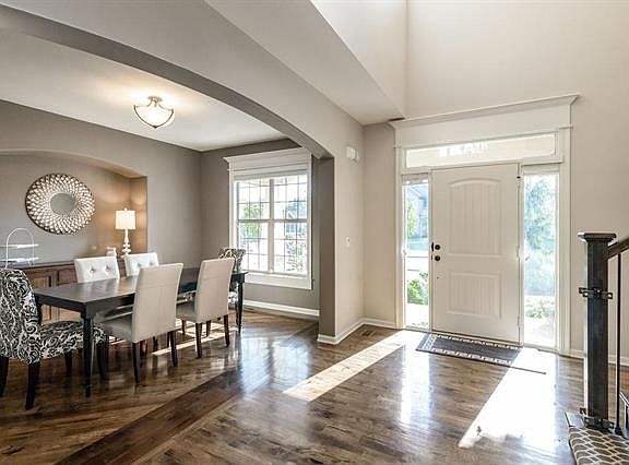 3rd image of 16162 Overbrook Ln