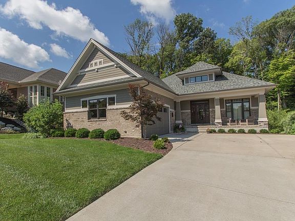 2nd image of 165 Pointe Oakwood Way