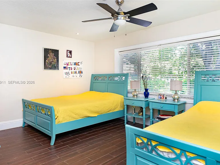 1529 Bayview Dr — Photo 13