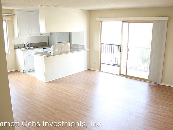 3rd image of 1721 Purdue Ave APT 202