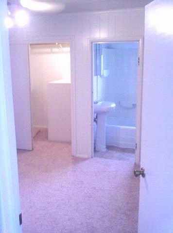 2nd image of 410 1/2 Vassar St