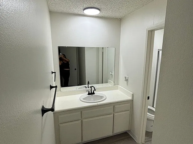 WOODCREST APARTMENTS — Photo 55