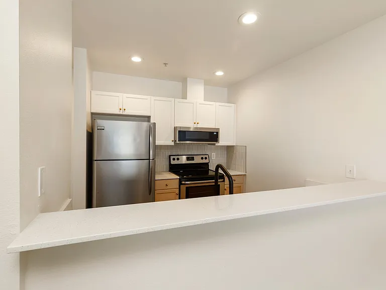 Remi Apartments — Photo 43