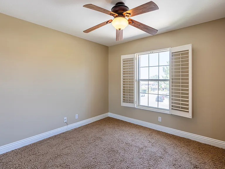 8704 E Wiley Way — Photo 16