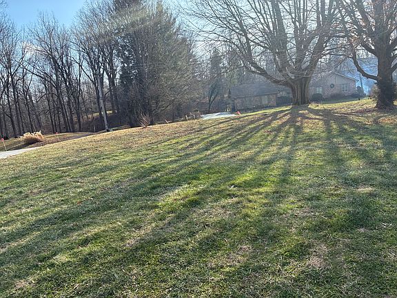 3rd image of 816 W County Road 200 N