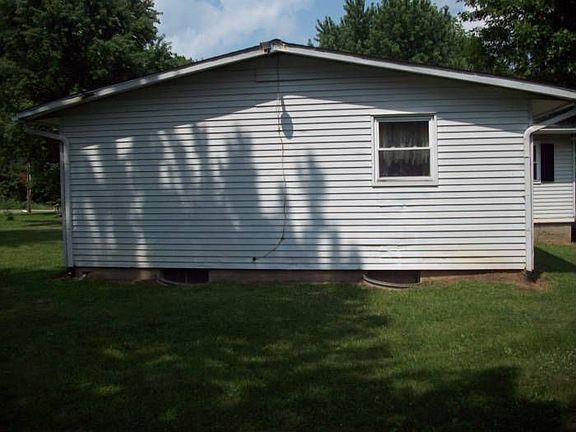 3rd image of 6578 Putnam Dr