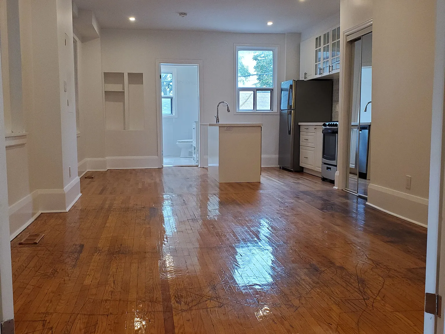 1 bed, $2,200 — Photo 2