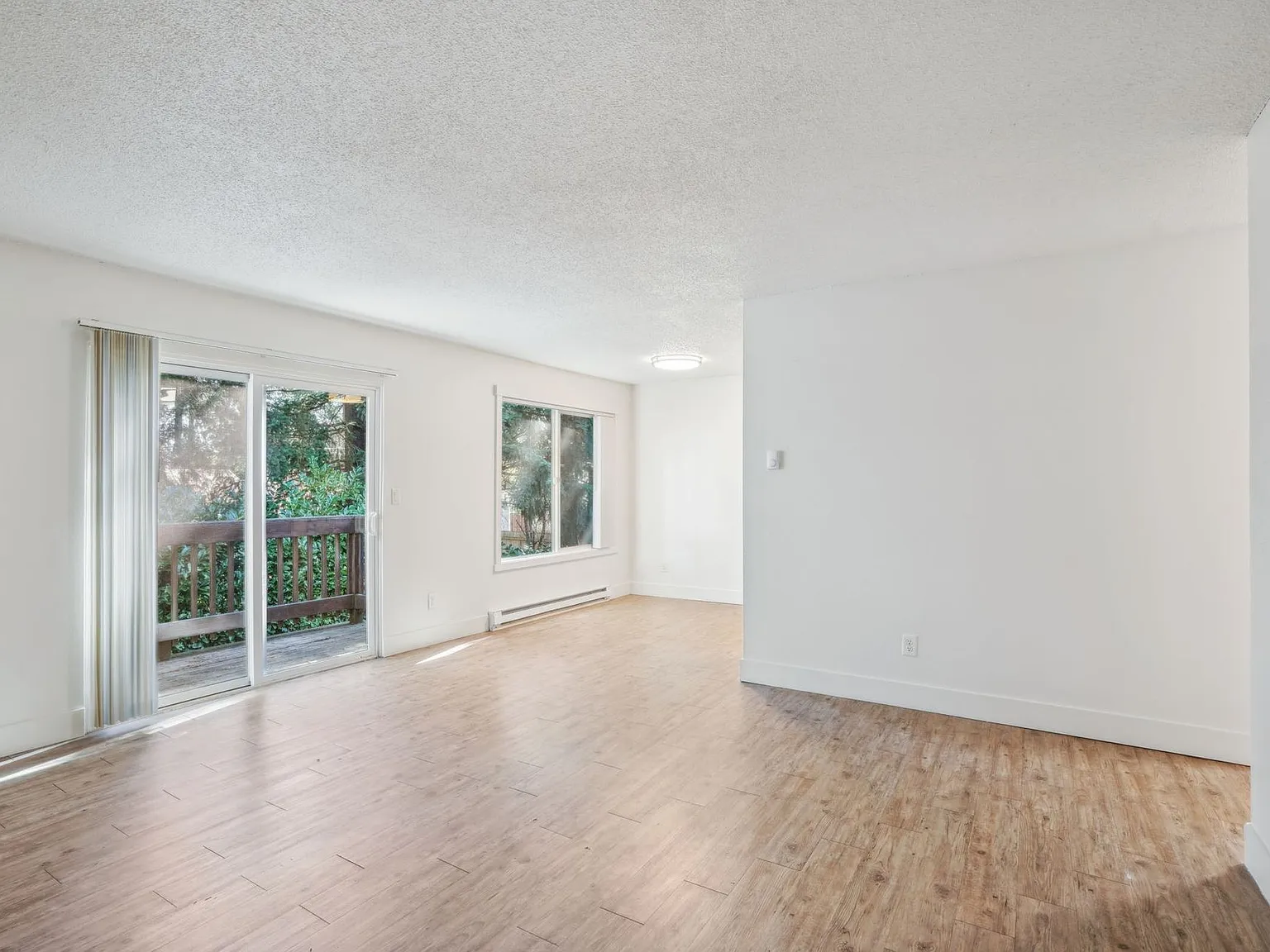Beverly Grove Apartments — Photo 3