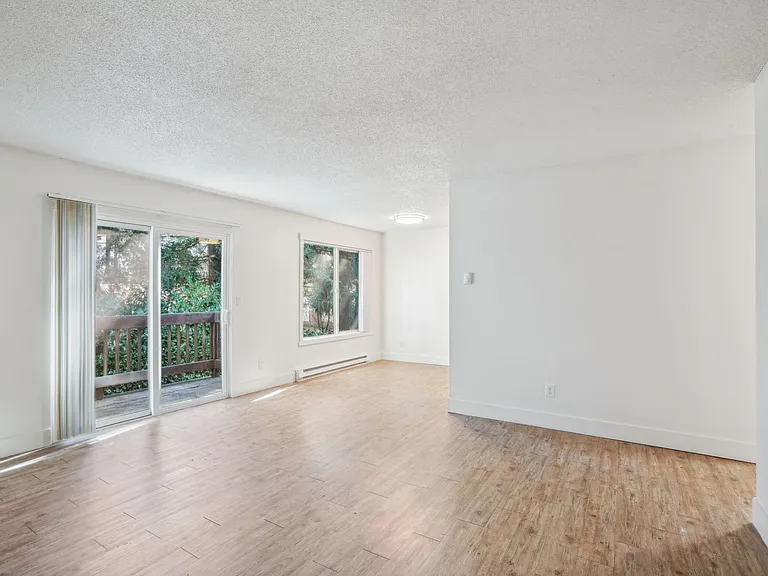 Beverly Grove Apartments — Photo 3