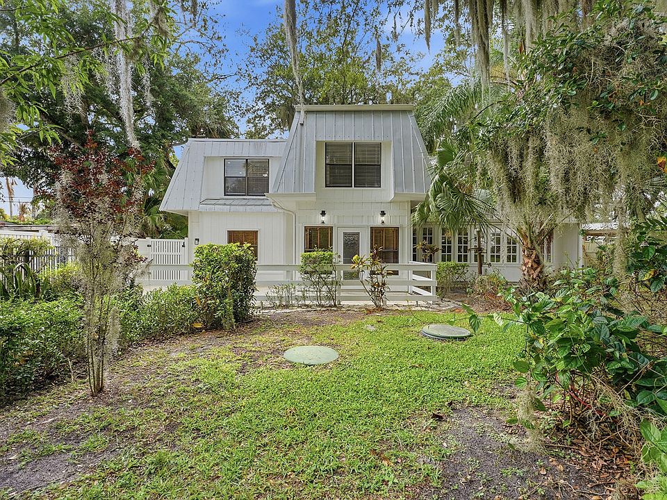 1st image of 576 SW Rustic Circle