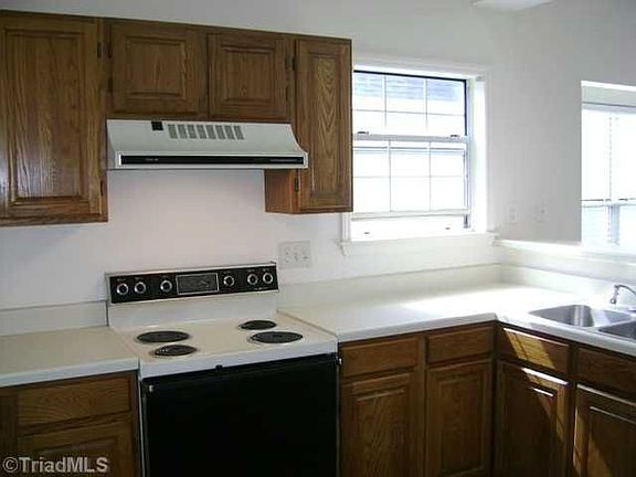 5th image of 3110 Westbury Dr