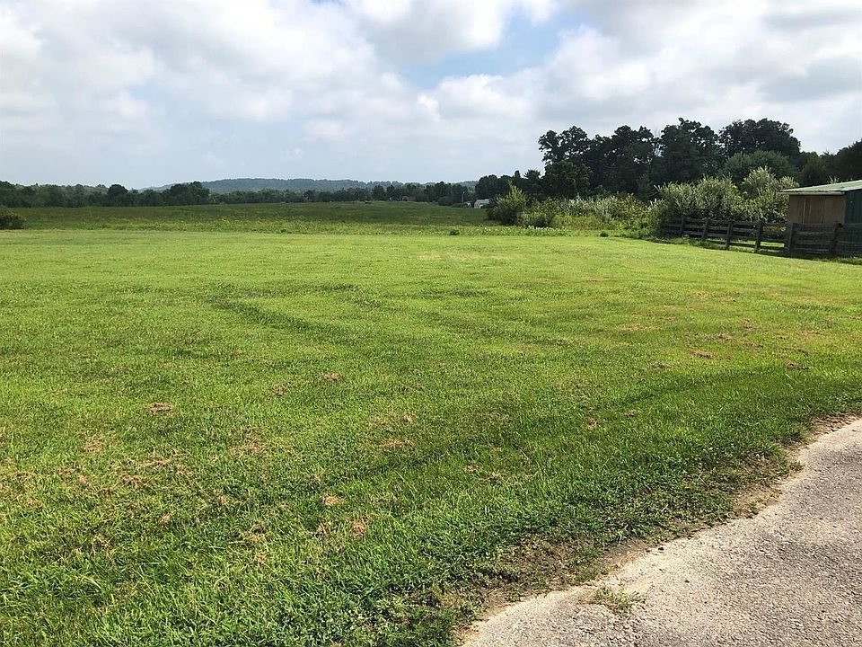 2nd image of 140 Blue Sky Dr