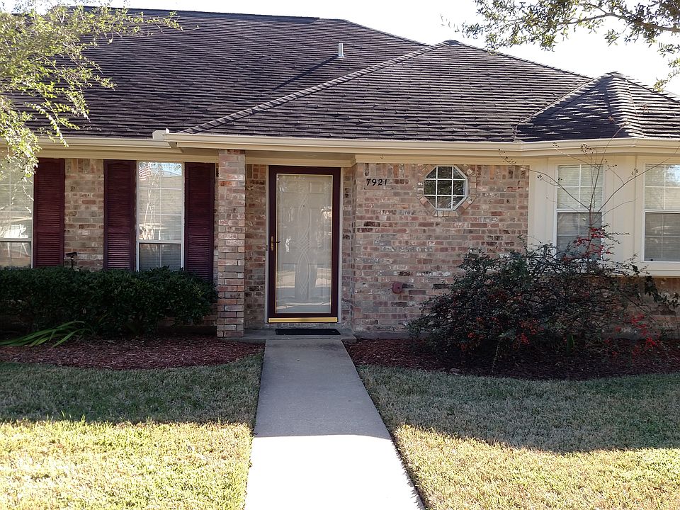 7921 Pecan Drive