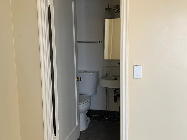 57 W Vine St — Photo 18