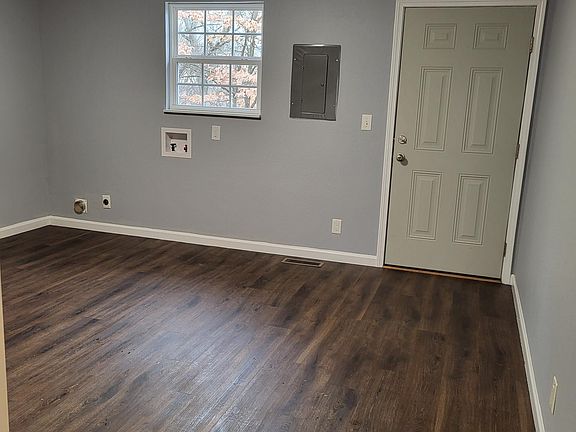 5th image of 746 Vista St