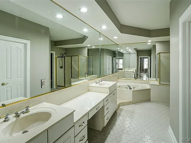 3139 Stony Point Rd — Photo 5