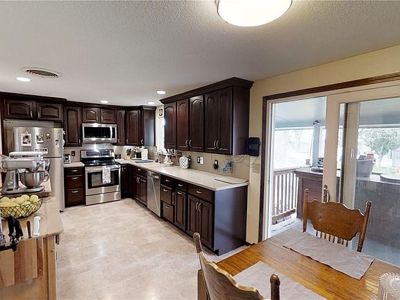 4th image of 2112 S Crestmont Dr