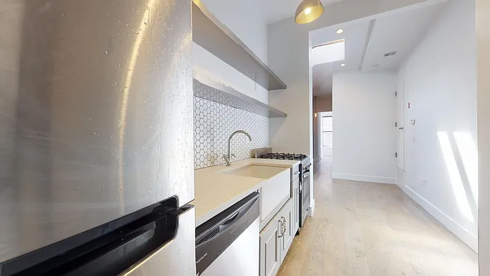 Rented by Bond New York | media 2