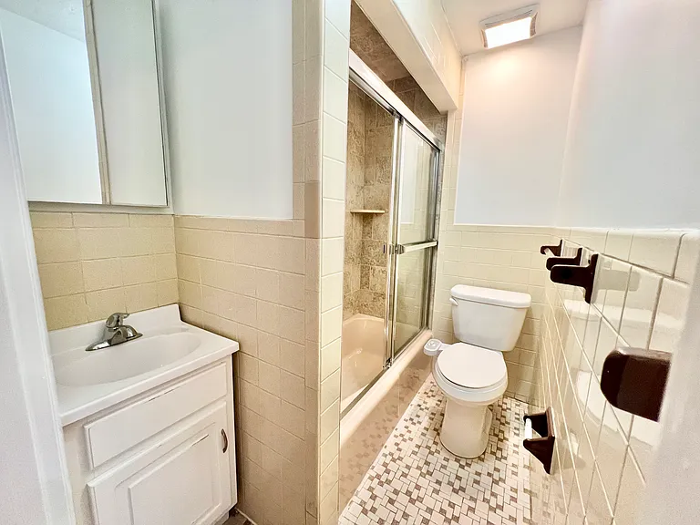 9 Thacher Ct #9 — Photo 10