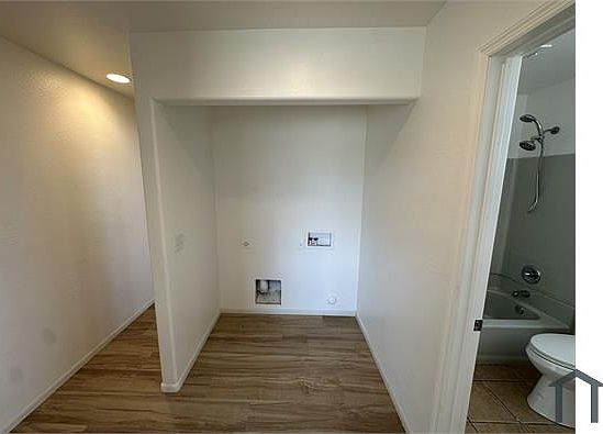 5th image of 2616 E Southgate Ave