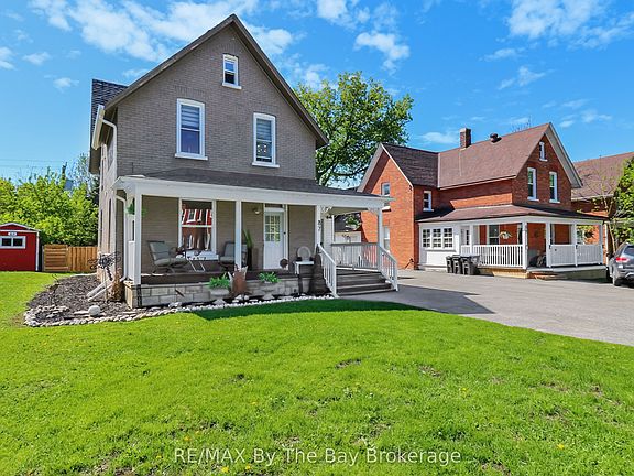 4th image of 87 Queen St W