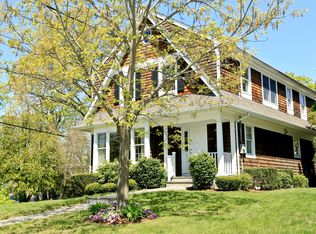 107 Brambach Rd, Scarsdale, NY 10583