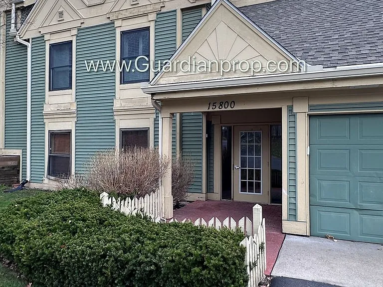 15800 26th Ave N #A — Photo 2
