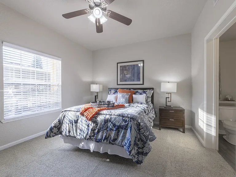 Oak Brook Apartments — Photo 15