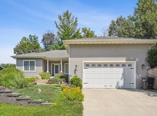 929 Sampson Dr, Nevada, IA 50201