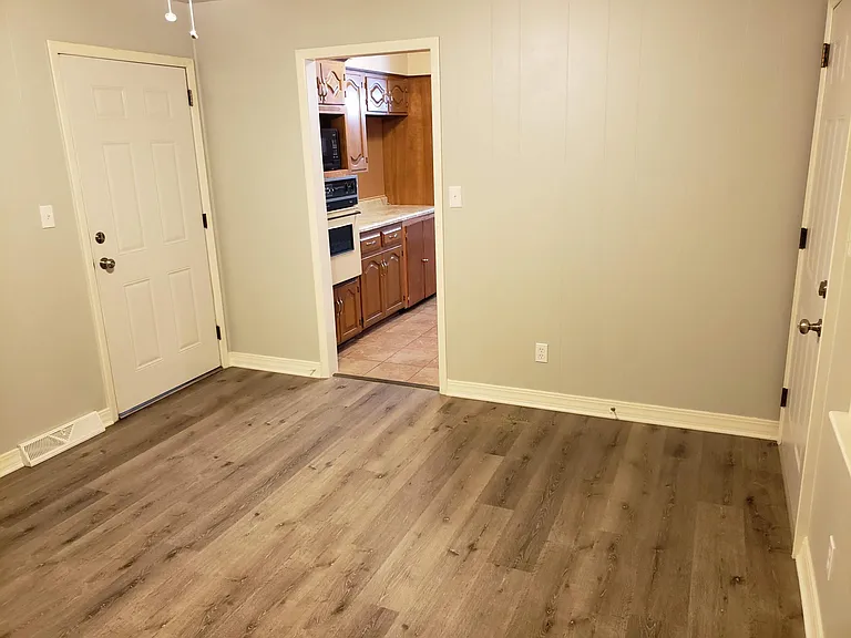 705 W Montclair St — Photo 29