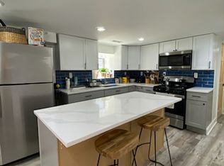 5224 W Cornelia Ave, Chicago, IL 60641