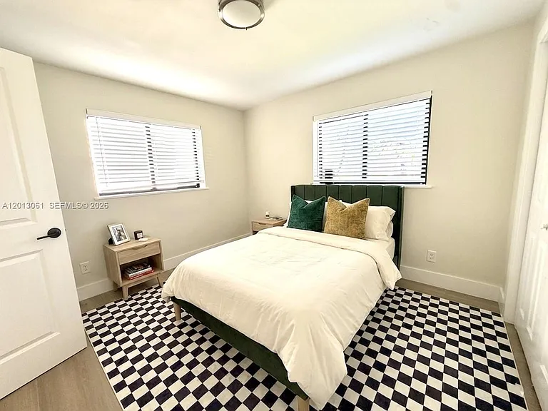 151 SE 6th Ct — Photo 7