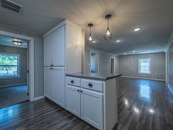 5th image of 202 N Sloan St