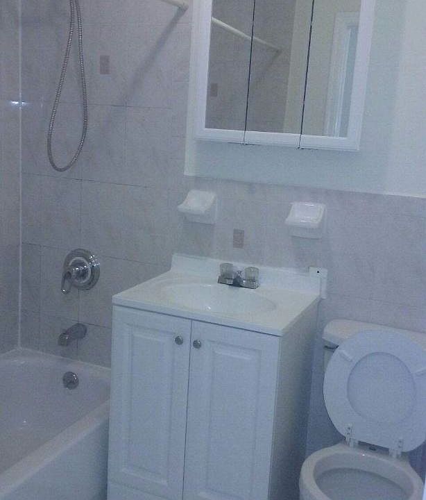 1st image of 821 E 228th St APT 3