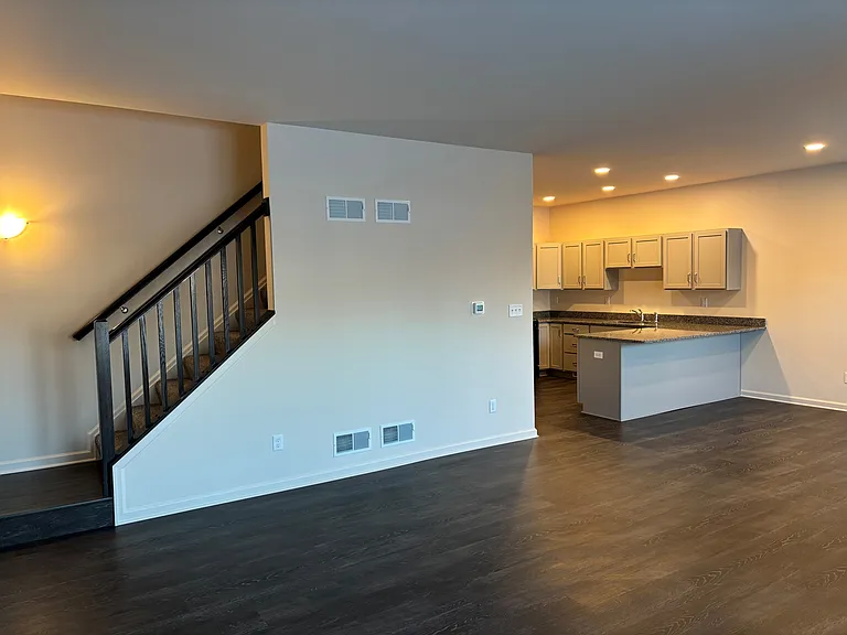 2723 Blue Field Dr — Photo 2